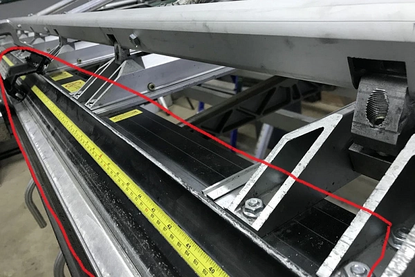 Планка прижимная упорная для станка Tapco SuperMax 2,6 м